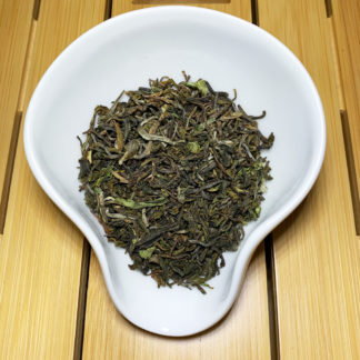 Schwarztee Darjeeling Orange Valley Flugtee in Präsentationsschale